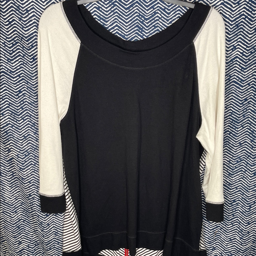 Chico's Zenergy Black and White Striped Top with Red Accents Zipped Back